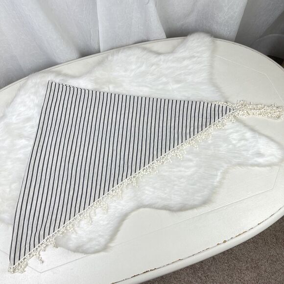 ⚓️ NWOT Oatmeal Black Striped Triangle Bandanna Scarf Lace Fringe Forever 21 OS - Picture 12 of 16